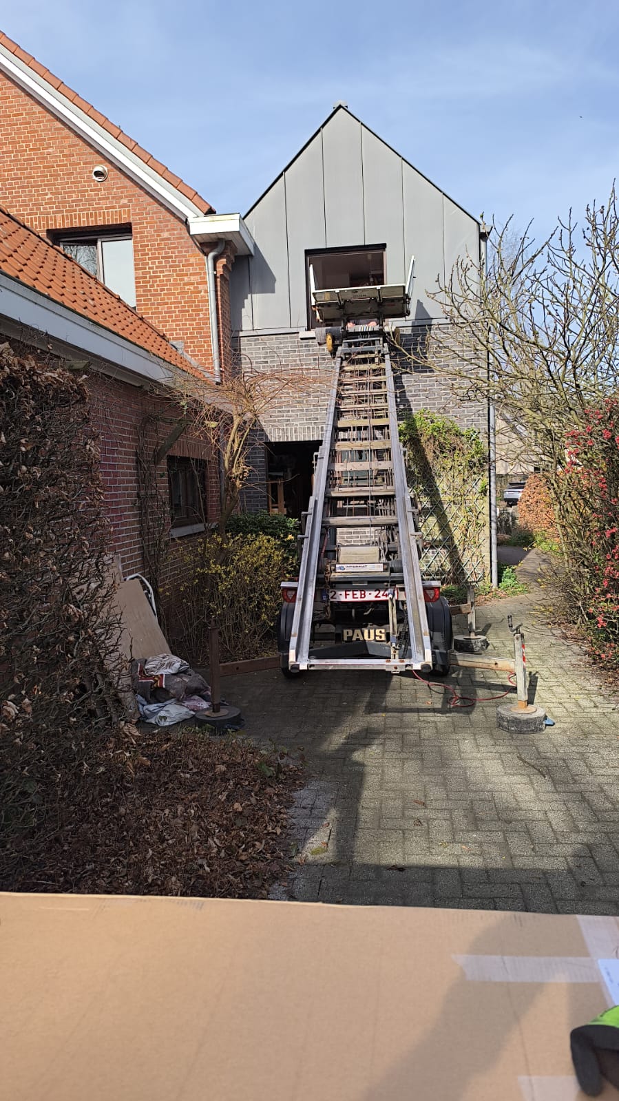 Treklift tot aan een balkon in Antwerpen